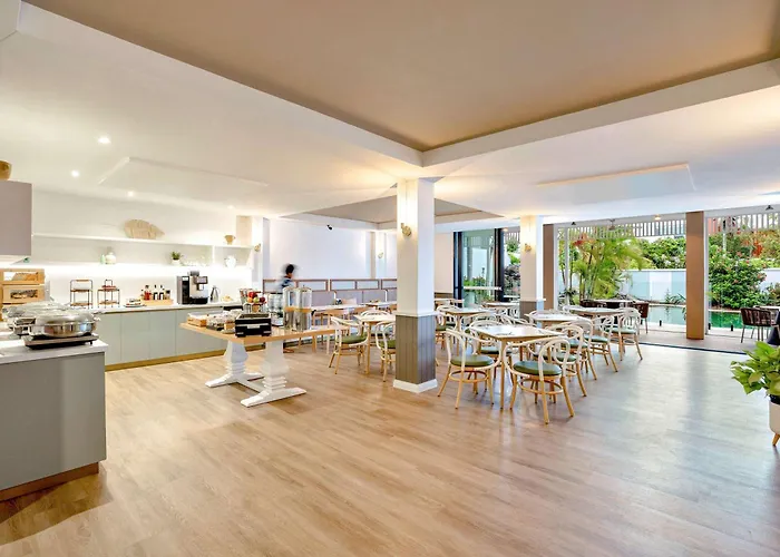 Mercure Cairns